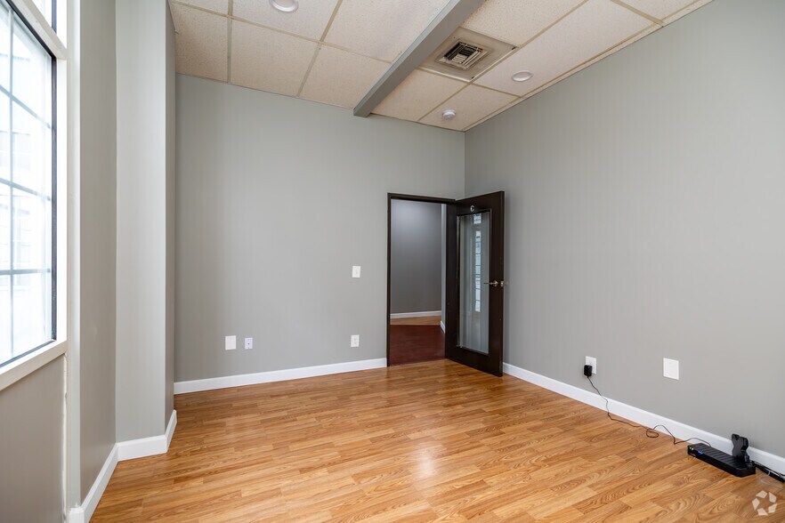 More Photos Of 6230-6360 Busch Blvd, Columbus Unknown For Lease