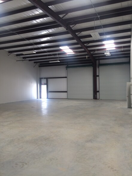 More Photos Of 21627 Rhodes Rd, Spring Warehouse For Lease