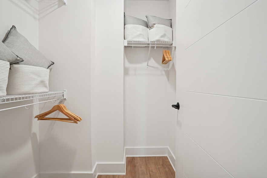 More Photos Of 715 E 36th St, Charlotte Apartments For Lease