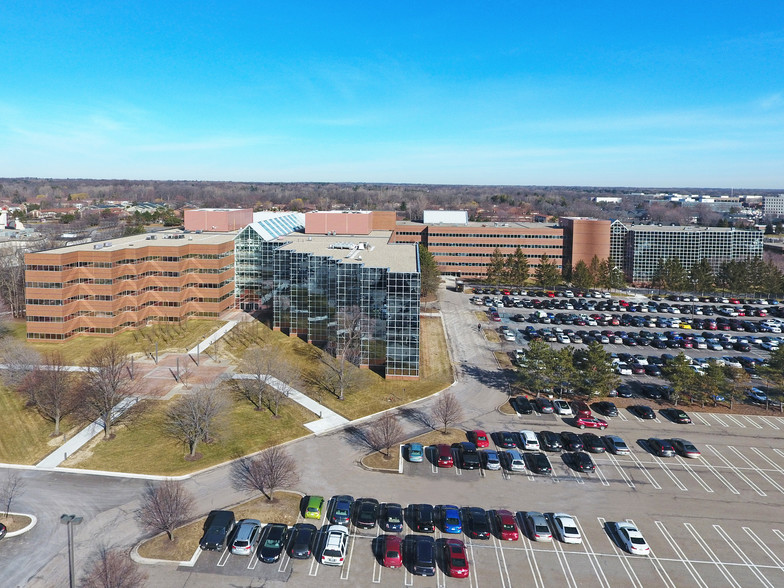 Primary Photo Of 300 Galleria Officentre, Southfield Unknown For Lease