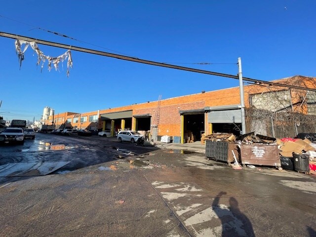 More Photos Of 75 Onderdonk Ave, Maspeth Manufacturing For Sale