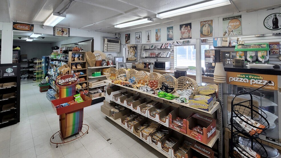 More Photos Of 509 Lakeshore Rd W, Oakville General Retail For Sale