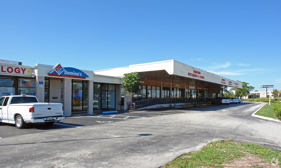 More Photos Of 450 Northlake Blvd, Lake Park Unknown For Lease