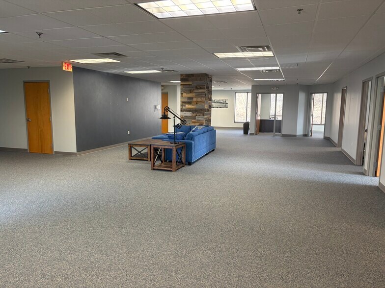 More Photos Of 7000 Stonewood Dr, Wexford Medical For Lease