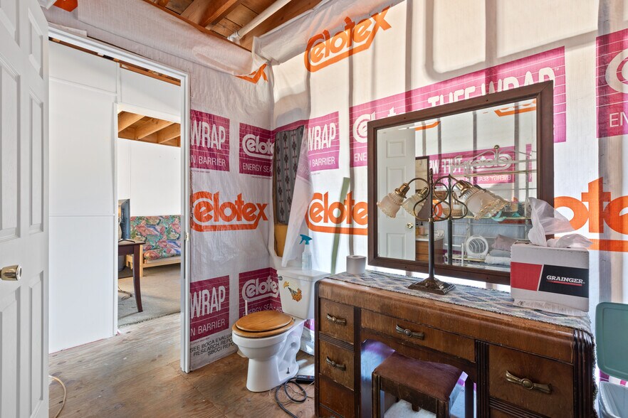 More Photos Of 5565 NE Stephens St, Winchester Auto Repair For Sale