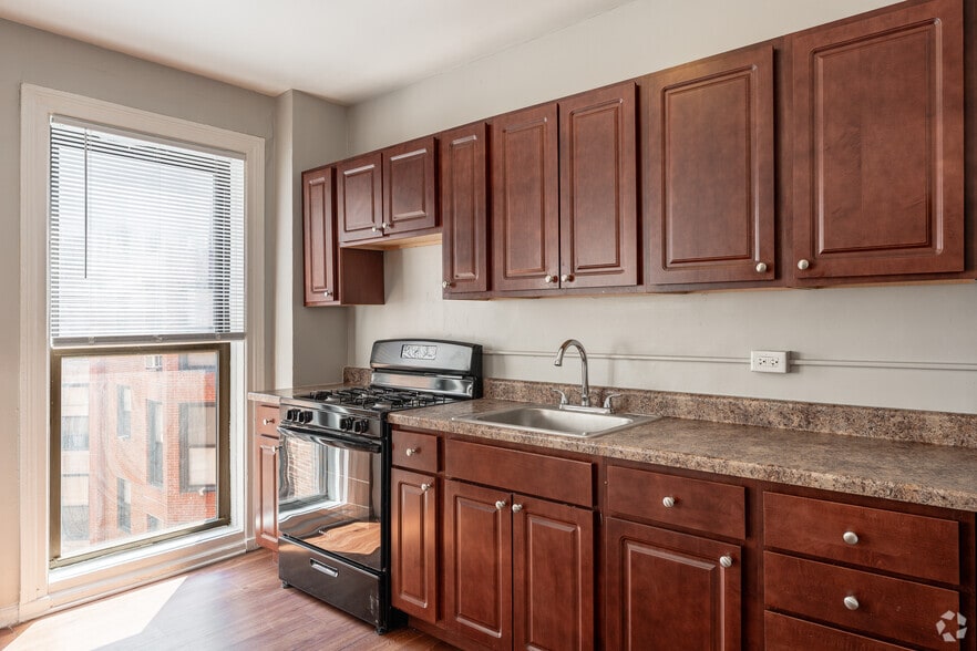 More Photos Of 5240 N Sheridan Rd, Chicago Apartments For Lease