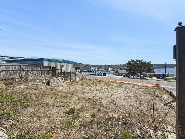 More Photos Of 22 Bay St, Parry Sound Land For Sale