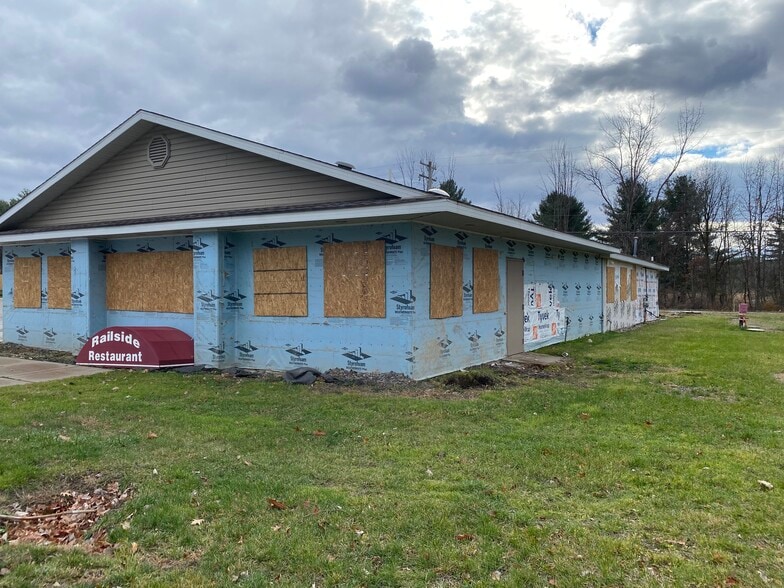 More Photos Of 201 W Saginaw Rd, Sanford Freestanding For Sale