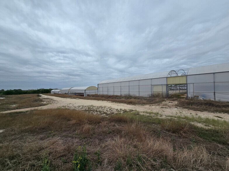 More Photos Of 8637 W US Highway 90, Schulenburg Land For Sale