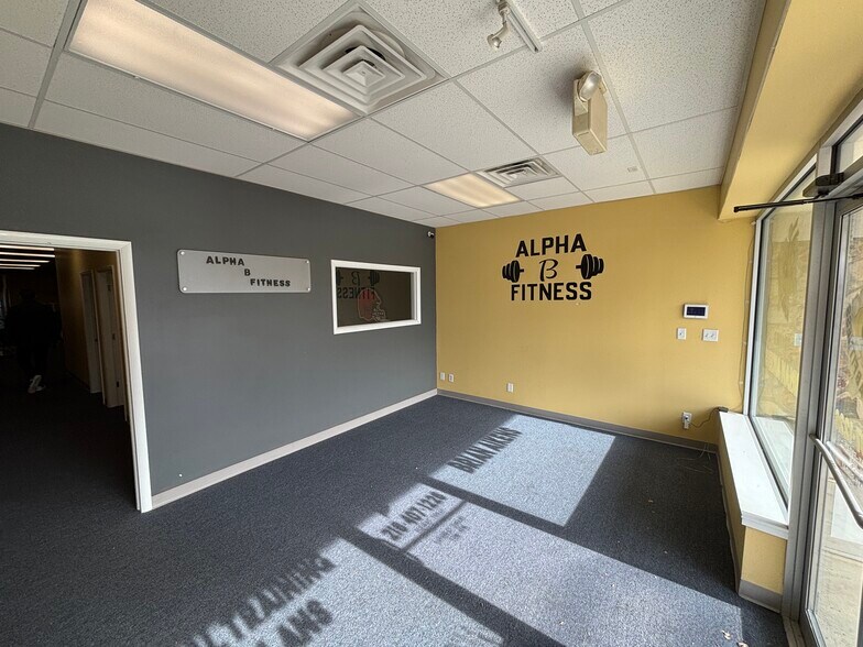 More Photos Of 5867-5873 Mayfield Rd, Mayfield Heights Storefront Retail Office For Lease