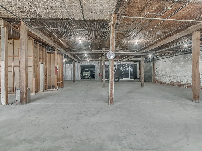 More Photos Of 1144 NW 4th St, Oklahoma City Manufacturing For Sale