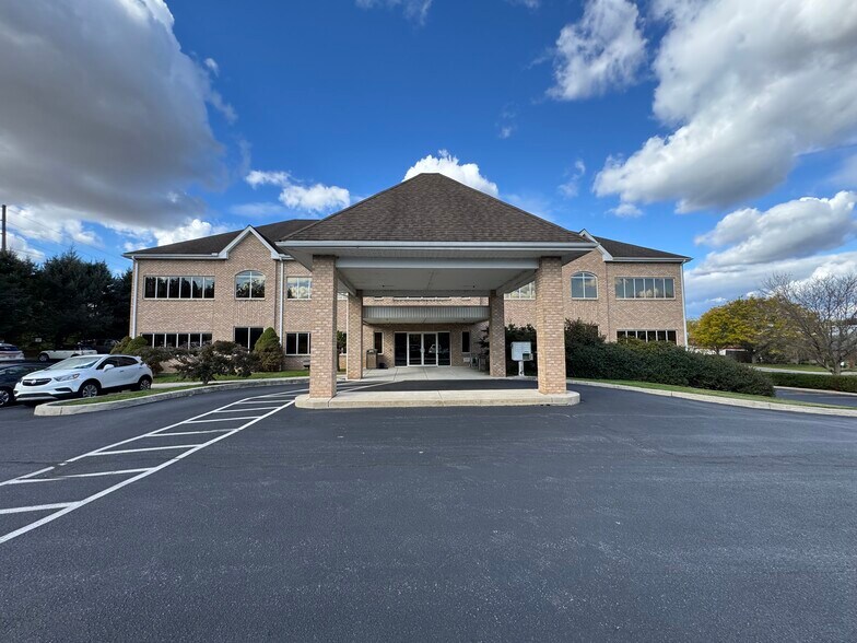 More Photos Of 90 Good Dr, Lancaster Medical For Lease