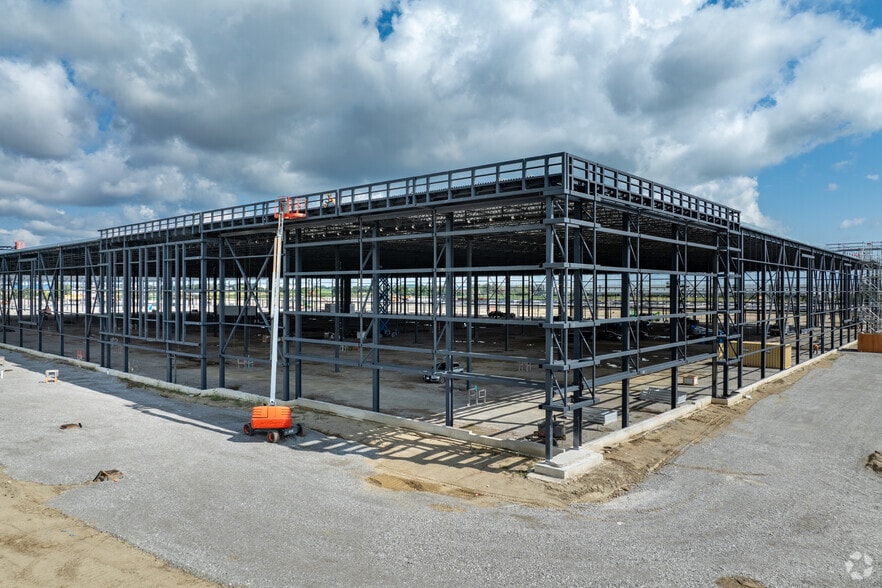 More Photos Of 5405 Countryside Dr, Brampton Warehouse For Lease