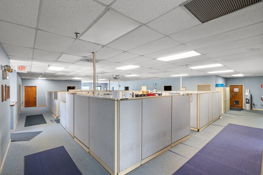 More Photos Of 25 Hale St, Newburyport Manufacturing For Sale