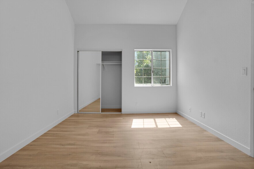 More Photos Of 519 South St, Glendale Apartments For Sale