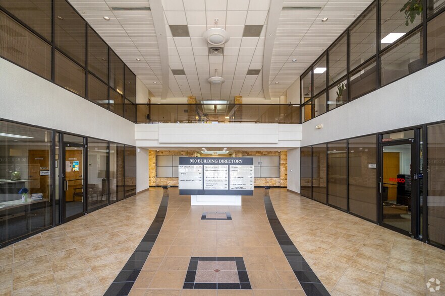 More Photos Of 950 S Winter Park Dr, Casselberry Office For Lease
