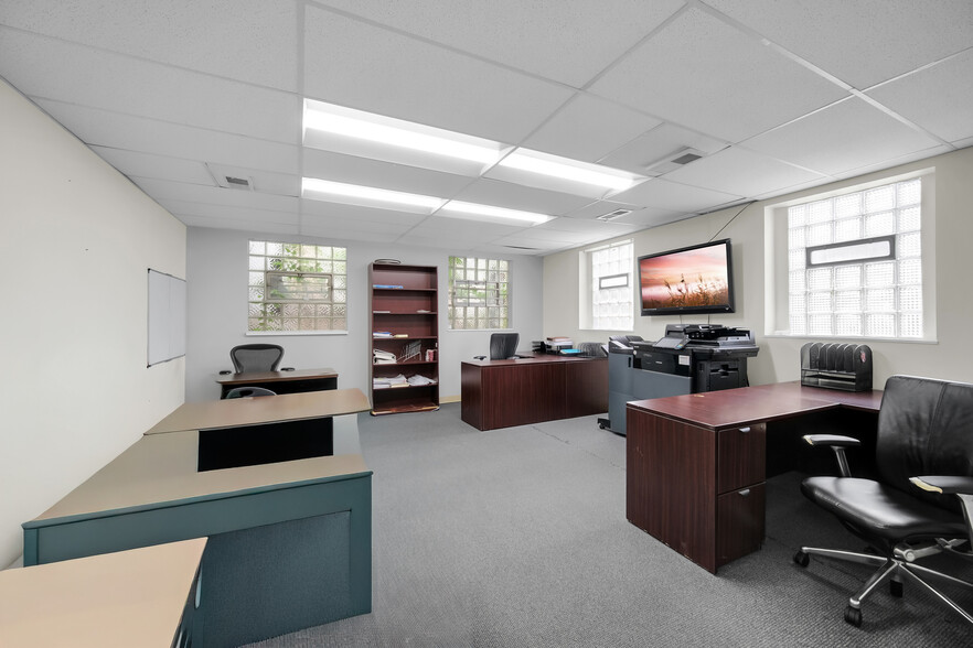 More Photos Of 3909 W Fullerton Ave, Chicago Medical For Sale