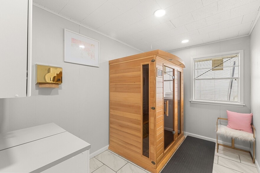 More Photos Of 120 S 10th Ave, Hattiesburg General Retail For Sale