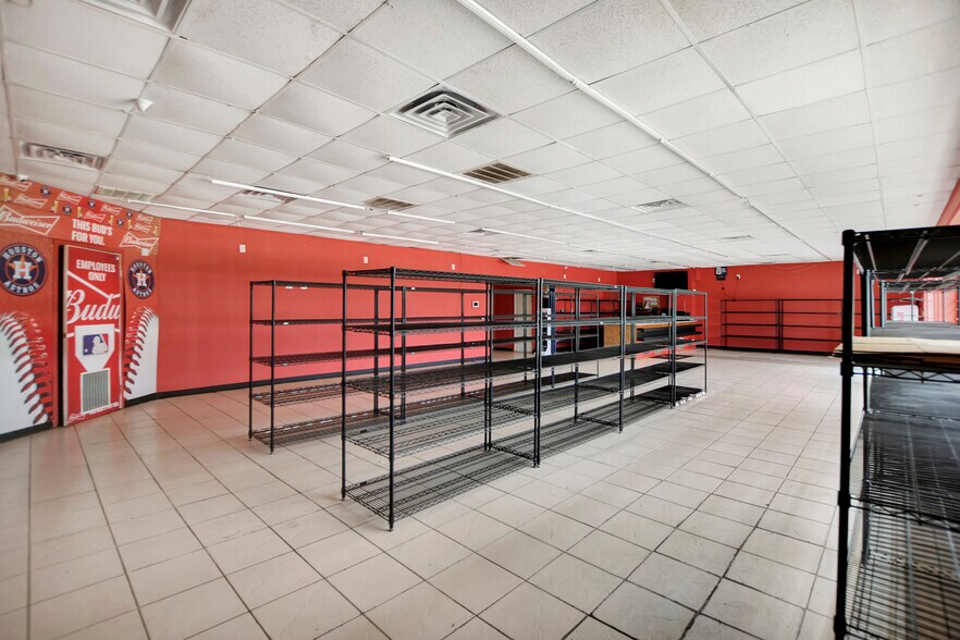 More Photos Of 9240 State Highway 75 S, New Waverly Convenience Store For Sale