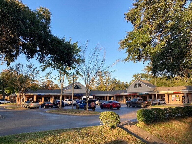 Primary Photo Of 1989 Capital Cir NE, Tallahassee Freestanding For Sale