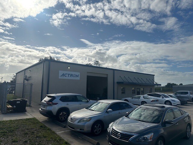 Primary Photo Of 13003 N 60th St, Clearwater Warehouse For Lease