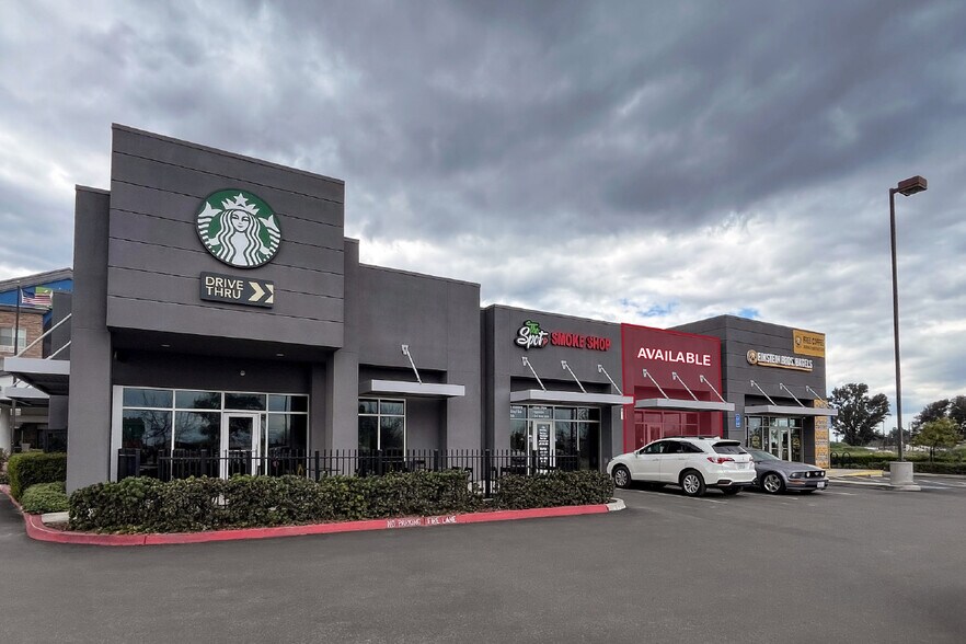 More Photos Of 6893 N Golden State Blvd, Fresno Restaurant For Lease