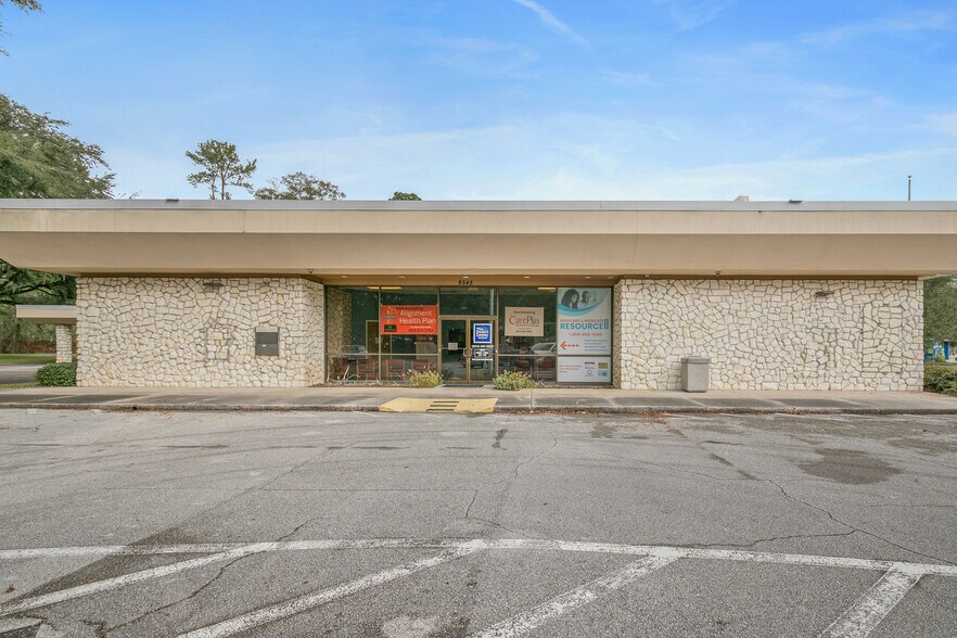More Photos Of 6545 Normandy Blvd, Jacksonville Storefront Retail Office For Lease