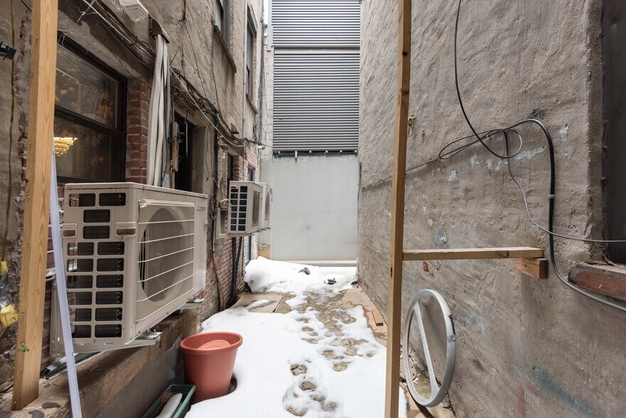 More Photos Of 251-253 Metropolitan Ave, Brooklyn Apartments For Lease