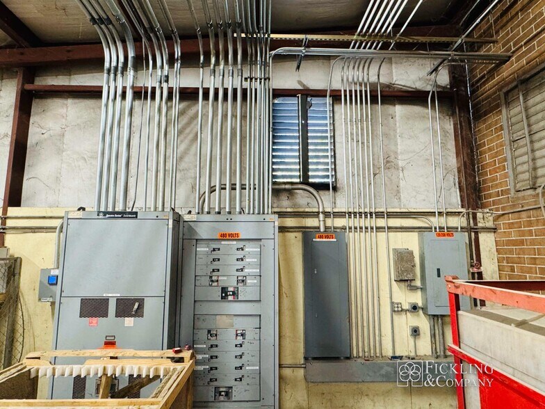 More Photos Of 139 Benjamin Hill Dr, Fitzgerald Warehouse For Sale