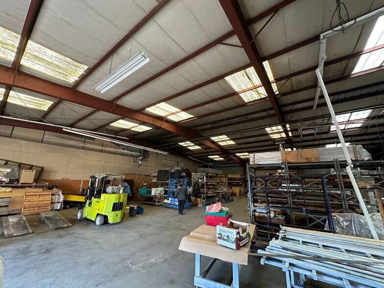 More Photos Of 2821 Union St, Oakland Warehouse For Lease