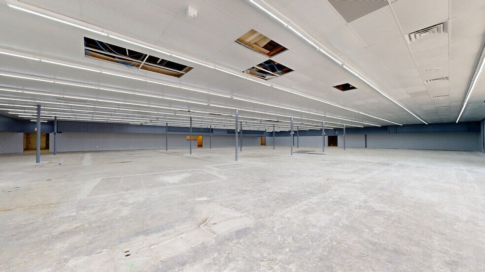 Primary Photo Of 2802 N Lafayette Rd, Indianapolis Unknown For Lease