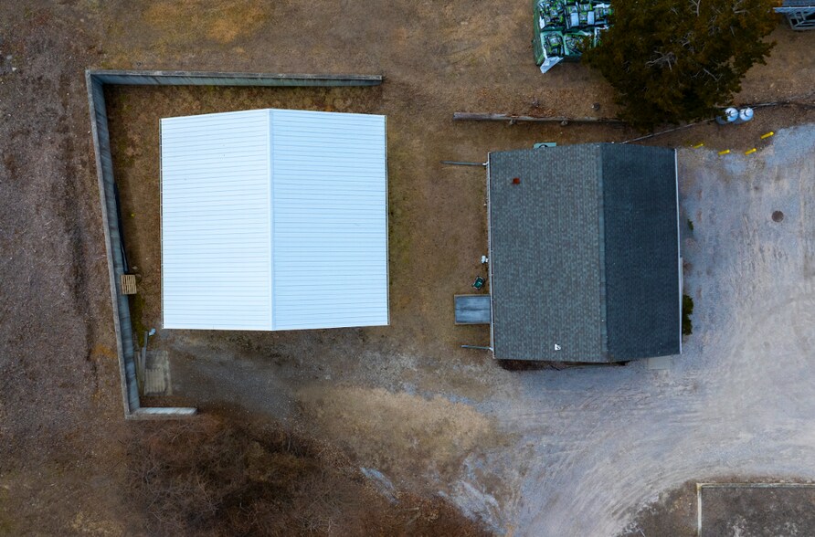 More Photos Of 25 West Neck Rd, Shelter Island Freestanding For Sale