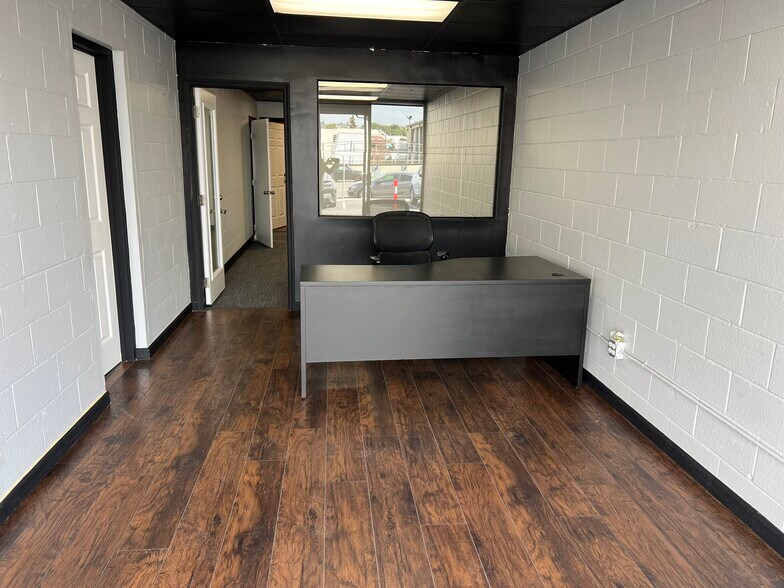 More Photos Of 500 S Raymond Ave, Fullerton Warehouse For Lease