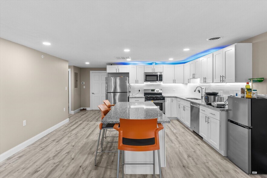 More Photos Of 47 Chelmsford St, Chelmsford Storefront Retail Residential For Sale