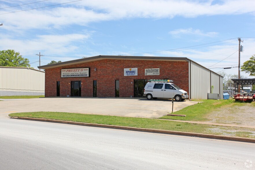 Primary Photo Of 1102 4th Ave SE, Decatur Coworking Space