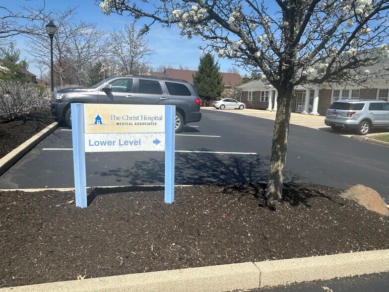 More Photos Of 5680 Bridgetown Rd, Cincinnati Medical For Sale