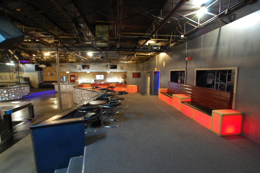 More Photos Of 2211 4th St, Lubbock Freestanding For Sale