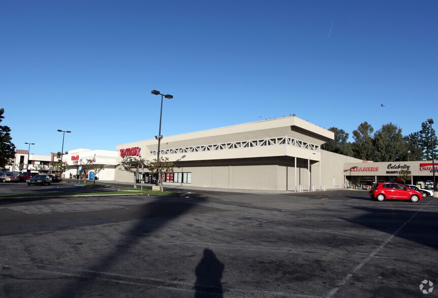 Primary Photo Of 20101-20141 Sherman Way, Winnetka Unknown For Lease