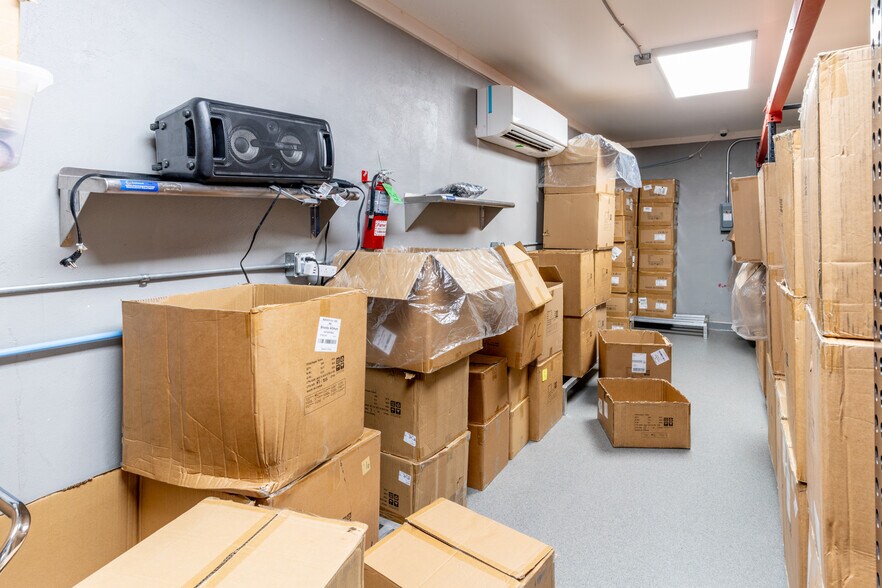 More Photos Of 711 W 8th St, Pueblo Manufacturing For Sale