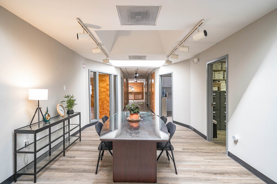 More Photos Of 8023 Malcolm Rd, Clinton Medical For Lease