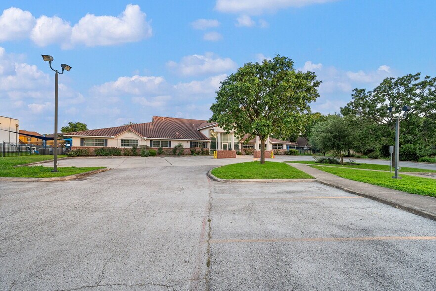More Photos Of 10002 Camino Bandera, San Antonio Daycare Center For Sale