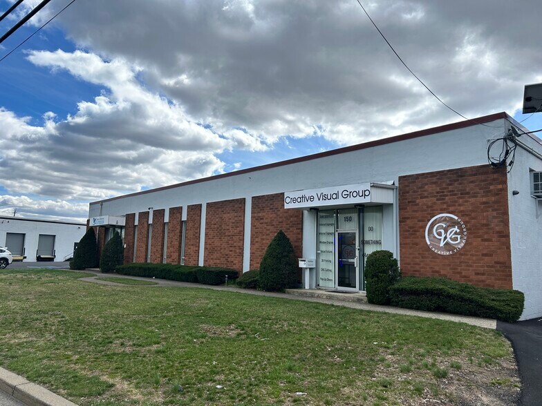 More Photos Of 150 Commerce Rd, Carlstadt Warehouse For Lease