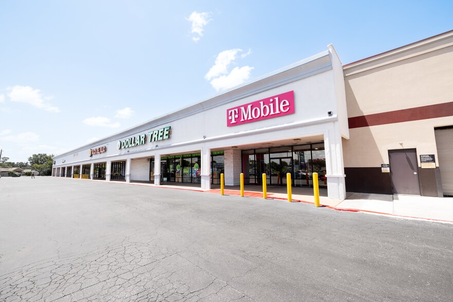 More Photos Of 10907-11095 East Fwy, Houston Unknown For Lease