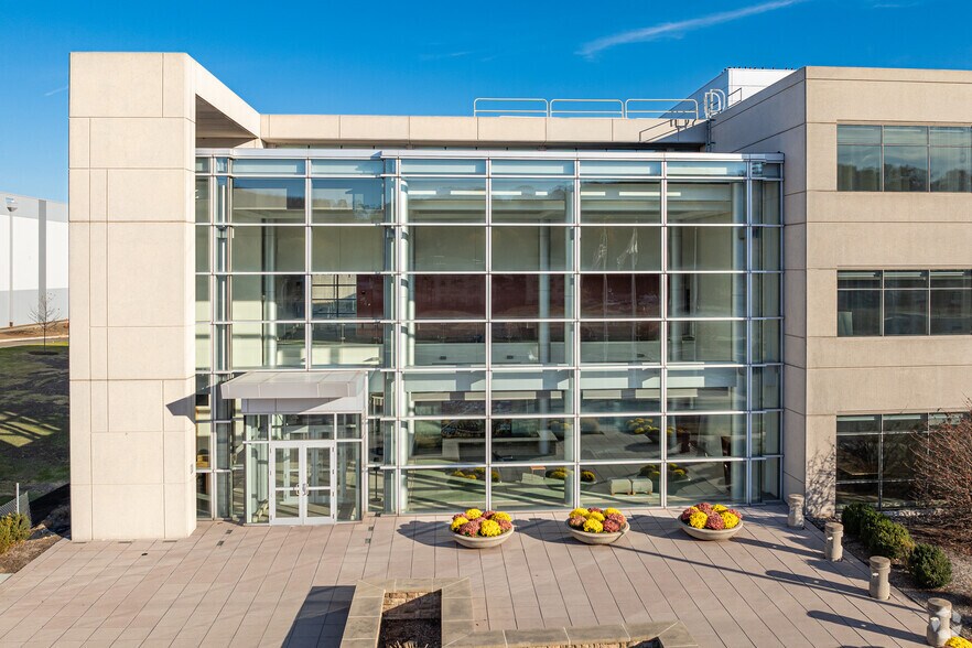 More Photos Of 185 Tabor Rd, Morris Plains Office For Sale