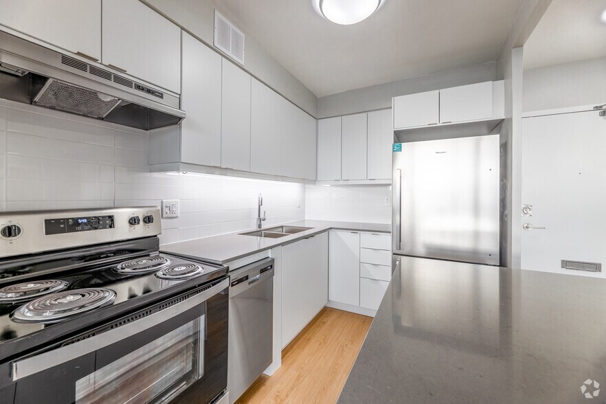 More Photos Of 25 Rambler Dr, Brampton Apartments For Sale