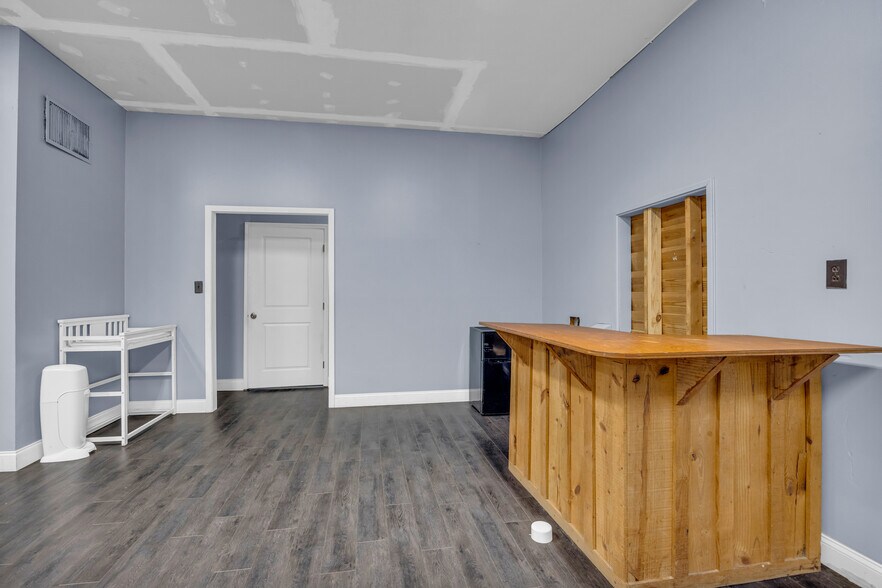 More Photos Of 252 Komplex Dr, Carnesville Warehouse For Sale