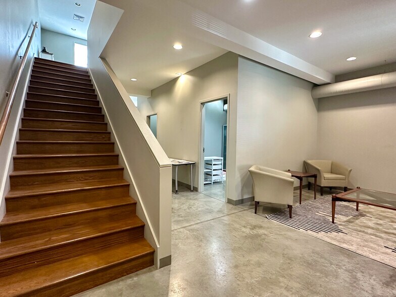 More Photos Of 2010 S 8th St, Saint Louis Office For Lease