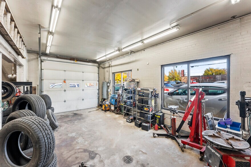 More Photos Of 4201 E Lake St, Minneapolis Auto Dealership For Sale