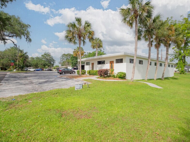 Primary Photo Of 110-112 Irvin Ave SW, Live Oak Medical For Sale