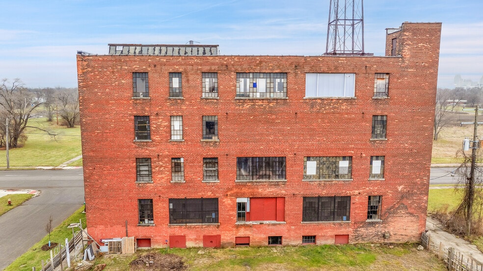 More Photos Of 2941 E Warren Ave, Detroit Apartments For Sale